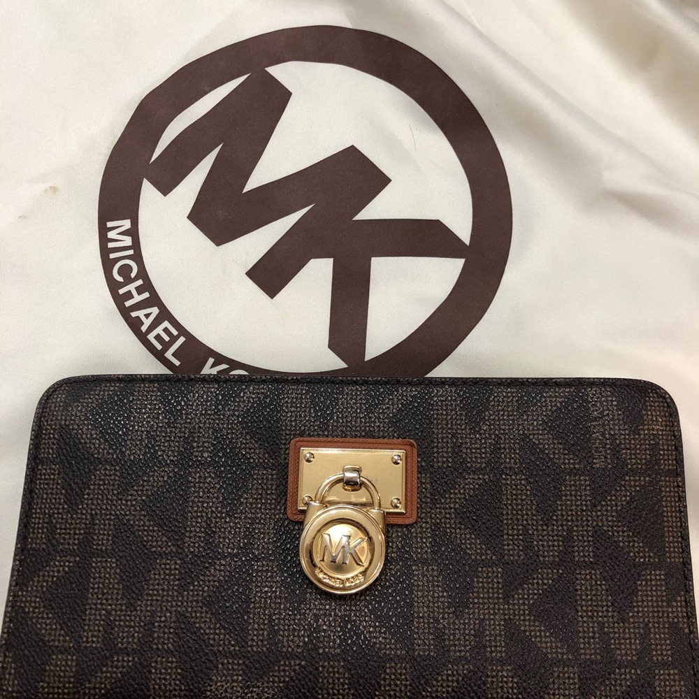 Michael Kors wallet